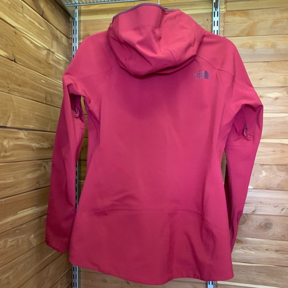 The North Face Women’s Apex GTX 2.0 Jacket. Gore-Tex. Red. Size small. - Picture 2 of 4